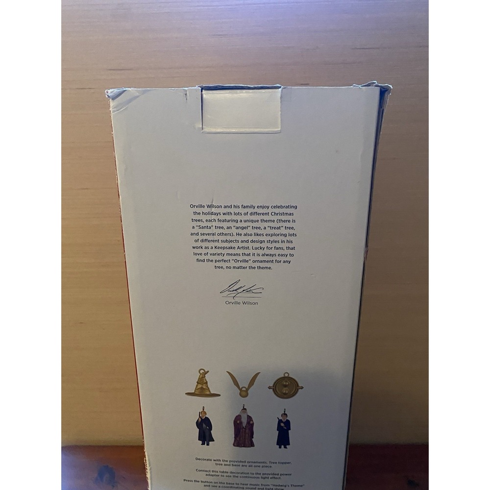 Hallmark 'Magic' Ornament "The Wizarding World of Harry Potter Christmas Tree" - Picture 4 of 14